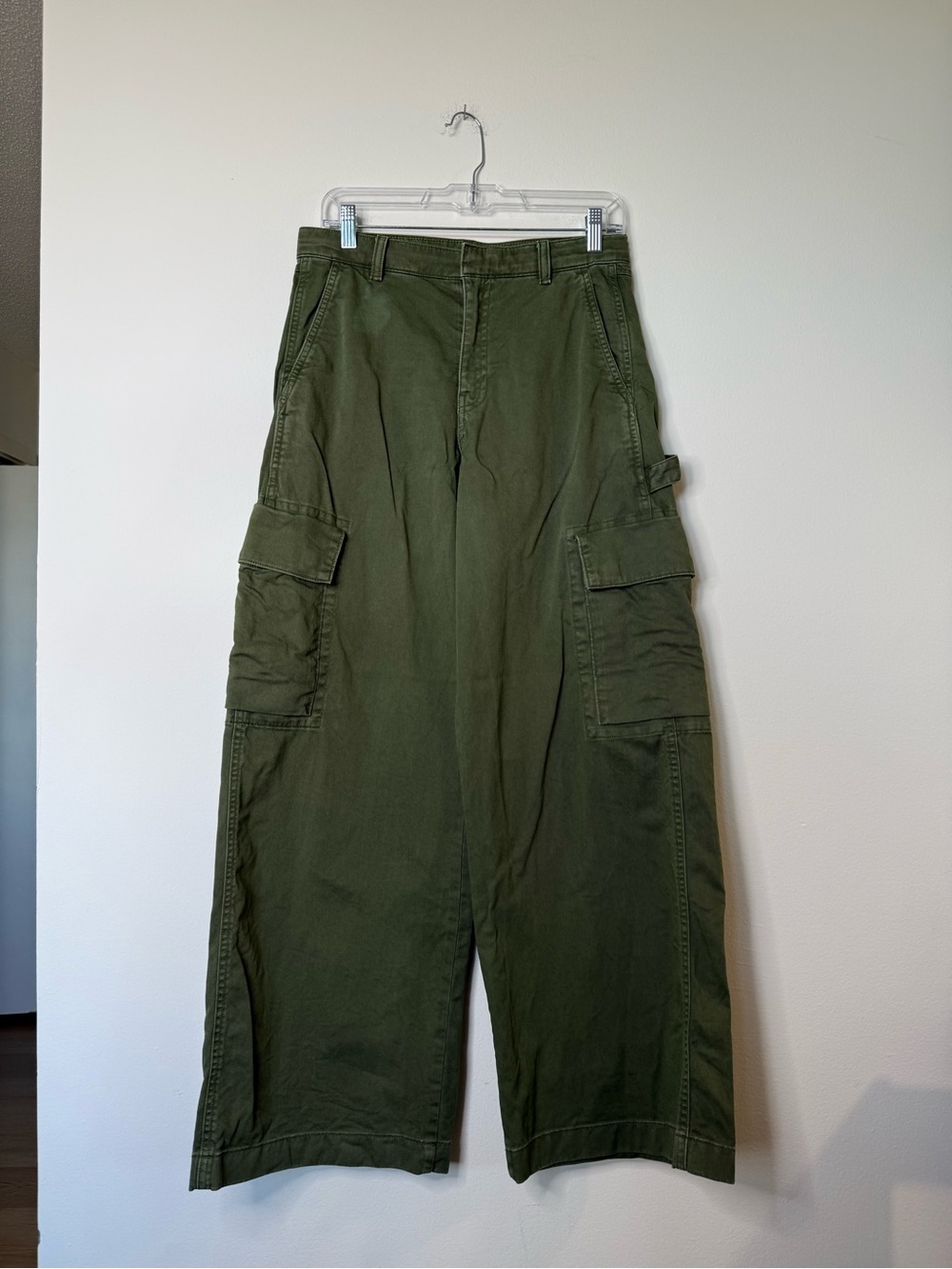 Gap Mid Rise Cotton Baggy Cargo Trousers | Olive Green | Women’s 4 - Picture 4 of 7
